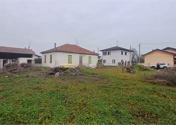 CASA INDIPENDENTE VIC. NOVARA