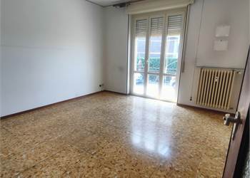 NOVARA-PERNATE-DUE VANI + S + BOX